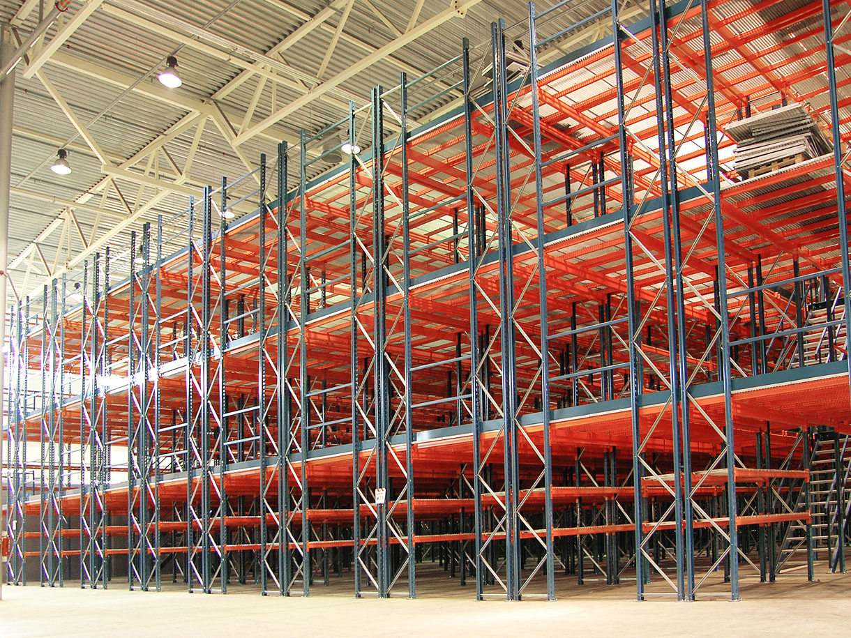 Sichere Montage von Lagerregalen - worauf ist zu achten?